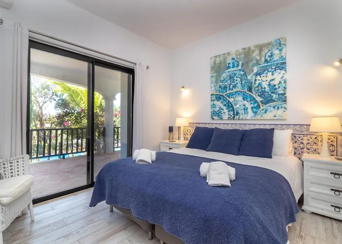 Casa Palmeiras Luxury Tranquil Area Bbq Large Pool Villa