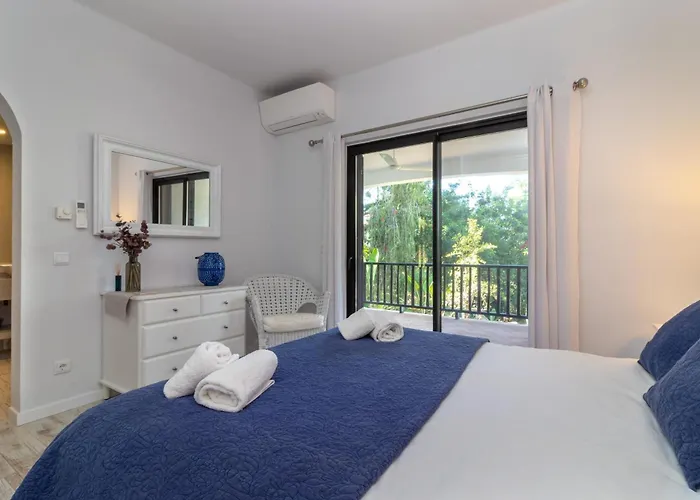 Casa Palmeiras Luxury Tranquil Area Bbq Large Pool