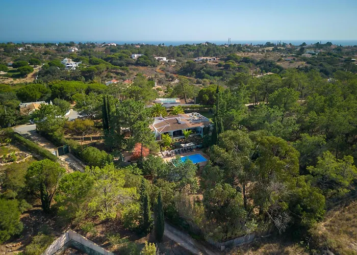 Casa Palmeiras Luxury Tranquil Area Bbq Large Pool Villa